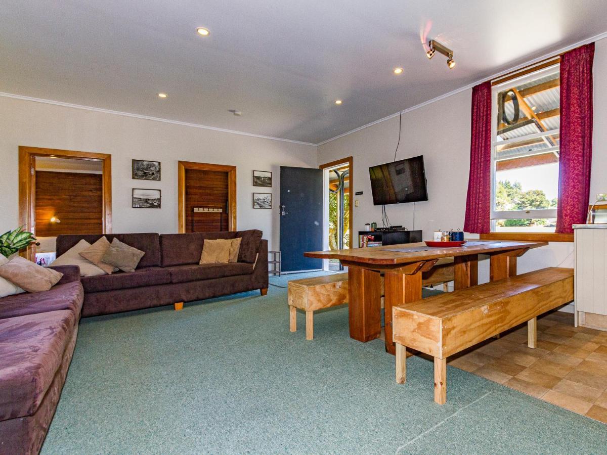 The Station - Ohakune Holiday Home Экстерьер фото