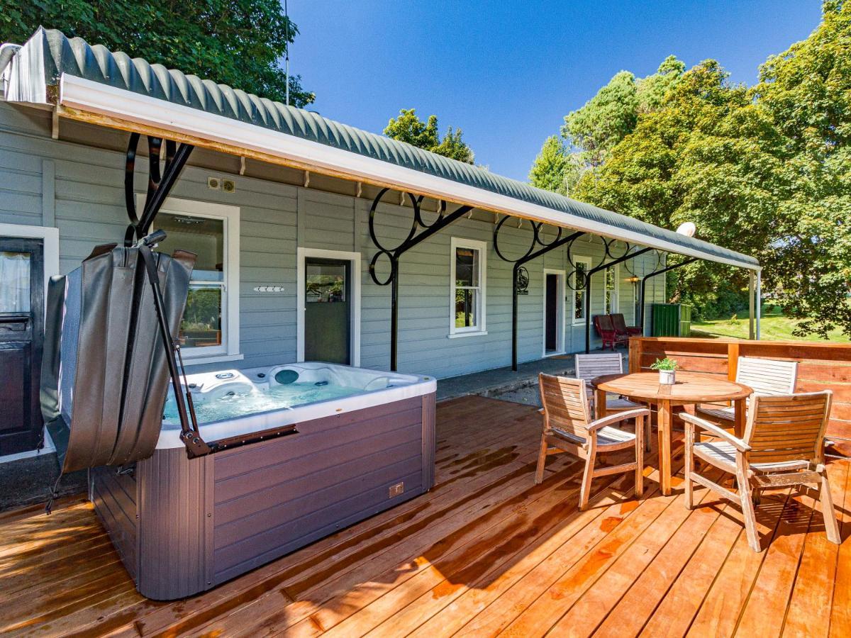 The Station - Ohakune Holiday Home Экстерьер фото